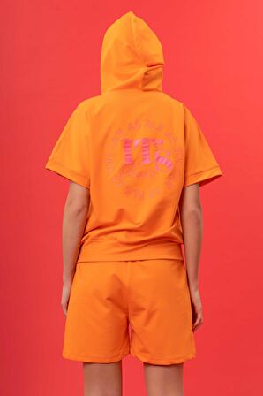 Kadın Orange Renk Baskılı Kapüşonlu Fermuarlı Yarım Kol Sweatshirt