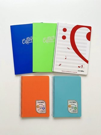 Okul Ve Kırtasiye Defter Seti - 2 Adet A4 40 Yaprak Çizgili + 2 Adet A5 72 Yaprak Kareli + 1 Adet A5 Müzik Defteri 5'li Set