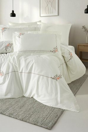 Blossom | Çift Kişilik Krep Nakışlı Nevresim Takımı