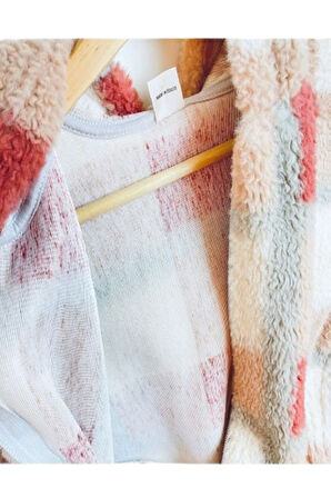 Kız Çocuk Kapüşonlu Ekose Desenli Pelüş Hırka – Fermuarlı, Cepli, Yumuşak Doku