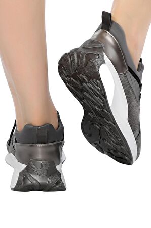 Veform Hafif ve Rahat Tabanlı, Günlük Şık ve Spor Kadın Ayakkabı FV1503FV