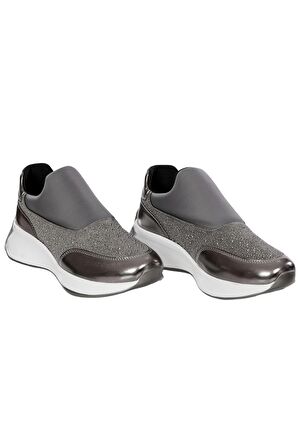 Veform Hafif ve Rahat Tabanlı, Günlük Şık ve Spor Kadın Slip-on Ayakkabı  Taş Detaylı FV1490FV