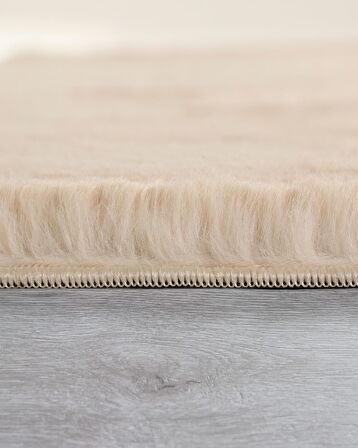Jassrug Fuzzy Kürk Halı 80x150 Krem
