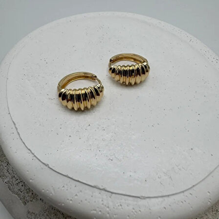Özel Seri Gold Çizgi Detaylı Halka Küpe  - Gold
