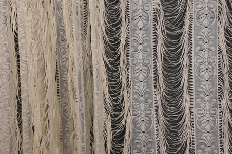 AKÇA TEKSTİL İTALYAN MODEL KREM RENK HAZIR DÜĞMELİ İP PERDE 220*270 cm