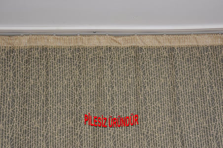 ÇİZGİLİ MODEL GOLD RENK TEK KANAT PİLESİZ Hazır Fon Perde 200*260 cm