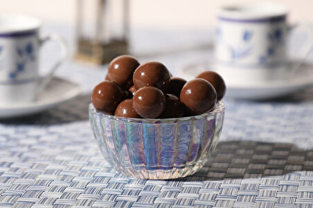 DRAJE ÇİKOLATALI FINDIKLI SÜTLÜ 500 Gr.