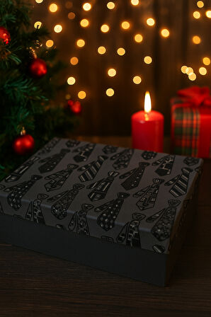 24×33×11 cm Kadife Dokulu Kravat Görselli Siyah Zemin Lüks Erkeğe Özel Hediye Kutusu