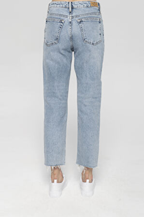 Elİza Cropped Açık Mavi Paçası Kesikli Straight Cropped Fit Jean Pantolon C 4518-014