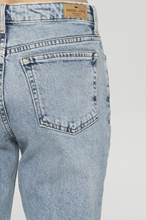 Elİza Cropped Açık Mavi Paçası Kesikli Straight Cropped Fit Jean Pantolon C 4518-014