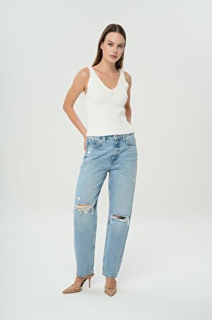 Ariana Açık Mavi Yıpratmalı Yüksek Bel Patı Fermuarlı Mom Jean Pantolon C 4525-135 