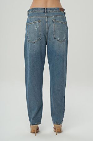 Ariana Açık Mavi Yıpratmalı Yüksek Bel Patı Fermuarlı Mom Jean Pantolon C 4525-140