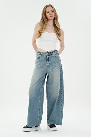 Açık Mavi Tintli Yüksek Bel Patı Fermuarlı Loose Fit Jean Pantolon C 4809-006