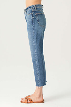 Orta Mavi Yüksek Bel Patı Fermuarlı Paçası Kesik Cropped Straight Fit Jean Pantolon C 4518-092