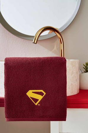 Özdilek Supergirl Lisanslı Kırmızı Havlu Seti