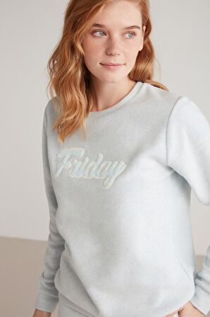Yumuşak dokulu pijama takımı