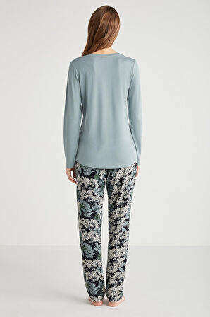 Yumuşak dokulu pijama takımı
