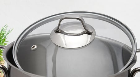GÜLSAN MEGA İNOX BASIK ÇELİK TENCERE 24 CM CAM KAPAK