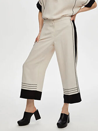 Renk Bloklu Nakış Detaylı Ketenli Capri S25CPR001