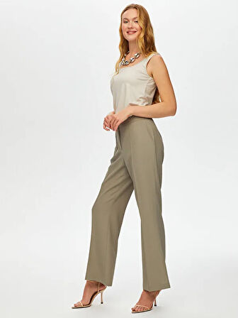 Önü Dikiş Detaylı Yırtmaçlı Wide Leg Fit Pantolon S25PNT009