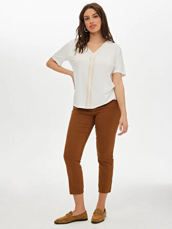 Gold Trok Taş Detaylı V Yaka Kısa Kol T-Shirt S25TSH069