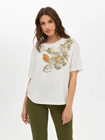 Çiçek Baskı Detaylı Yuvarlak Yaka Kısa Kol T-Shirt S25TSH071