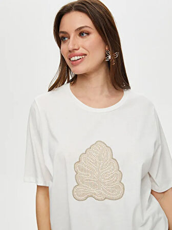 Önü Yaprak File Nakışlı Yuvarlak Yaka Pamuklu T-Shirt S25TSH080