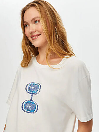 Önü Nazar Boncuğu Baskılı Yuvarlak Yaka Pamuklu T-Shirt S25TSH093