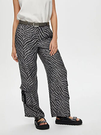 Kendinden Jakarlı Kargo Cep Detaylı Wide Leg Fit Viskon Pantolon S25PNT026