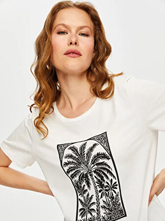 Resort Önü Palmiye Baskılı Yuvarlak Yaka T-Shirt S25TSH115