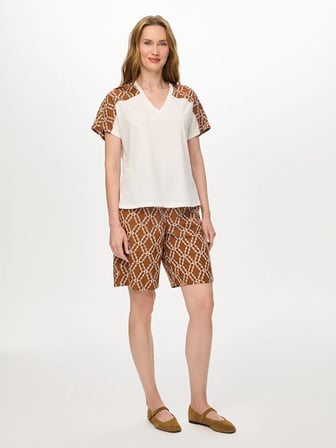Resort Omuzu Brode Nakış Detaylı V Yaka Tshirt S26TSH107