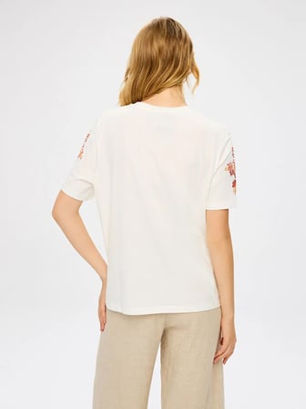 Resort Renkli Çiçek Detaylı Yuvarlak Yaka Tshirt S26TSH112