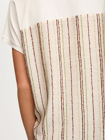 Resort Arkası Çizgili Dokuma Garnili V Yaka Tshirt S26TSH115