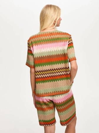Resort Renkli Zigzag Desen V Yaka Kısa Kol Bluz S26BLZ047