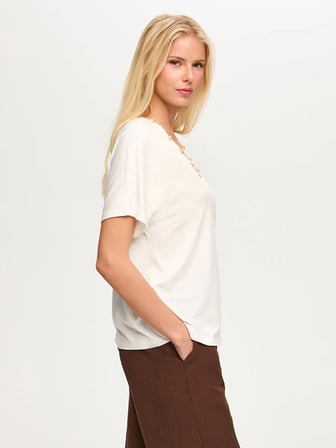 Resort Yakası Boncuk Detaylı V Yaka Tshirt S26TSH116