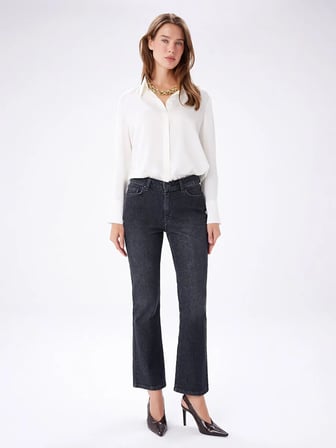 Straıght Fit Jean Pantlon W27JPN002