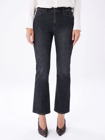 Straıght Fit Jean Pantlon W27JPN002