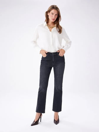 Straıght Fit Jean Pantlon W27JPN002