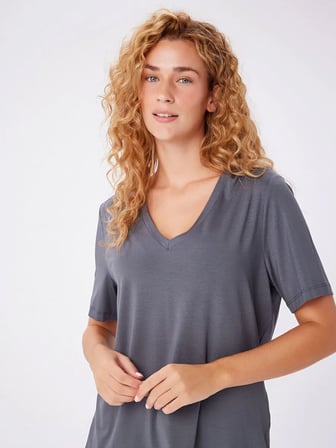 V Yaka Kısa Kol T-Shirt W27TSH001