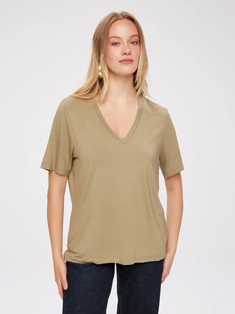 V Yaka Kısa Kol T-Shirt W27TSH001