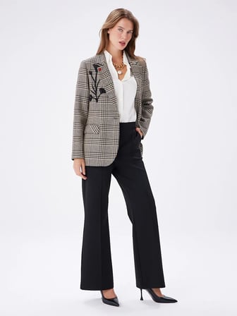 Yakası Aplike Detaylı Kazayağı Desen Blazer Ceket W27CKT015