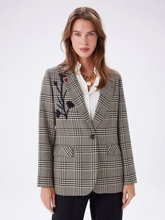 Yakası Aplike Detaylı Kazayağı Desen Blazer Ceket W27CKT015