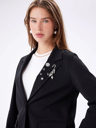 İğne Ve Broş Detaylı Örme Blazer Ceket W27CKT019