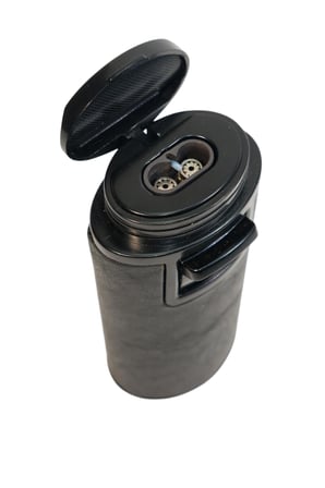 Parmida Çift Torch Pürmüz Delicili Gövdesi Deri Siyah Metal Puro Çakmağı - TR9614