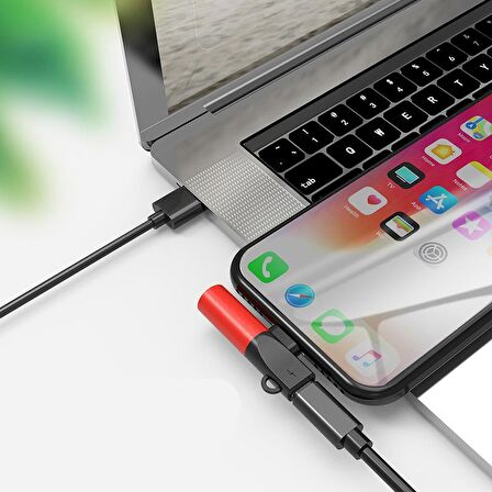 Codegen Apple iPhone Lightning + 3.5mm Stereo Dönüştürücü Çoklayıcı Siyah Adaptör CDG-CNV48