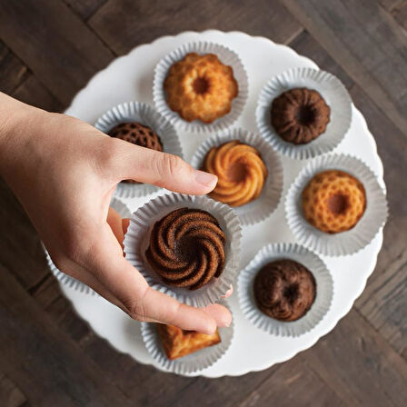 Ware Nordic Ware Bundt Baking charms/Gold