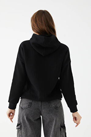 Go Veform Kadın Kanguru Cep Baskılı Üç İp İçi Şardonlu Sweatshirt Siyah ZN5086