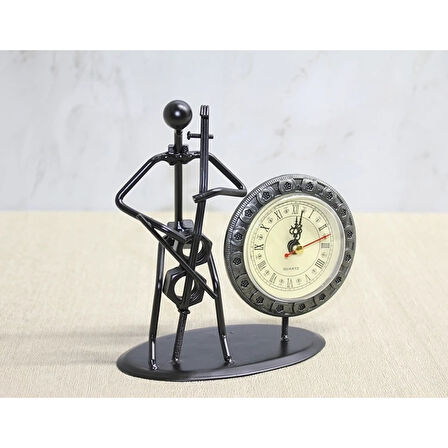 Metal Saatli Keman Çalan Müzisyen Alk4333