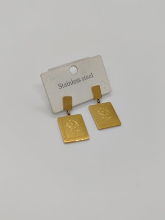 Gül Detaylı Gold Çelik Küpe
