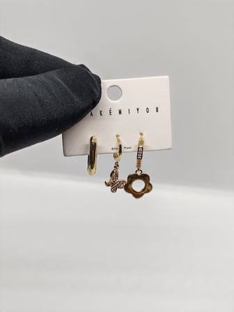 Gold Renk Zirkon Taşlı Kelebek Ve Papatya 3'lü Kombin Küpe Seti